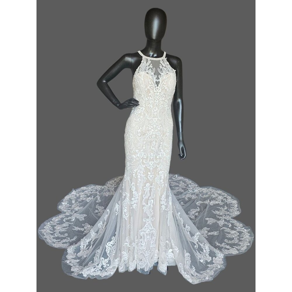 NWOT Ivory/Capp Lace Halter Fit/Flare Scallop Train Wedding Gown - Mori Lee